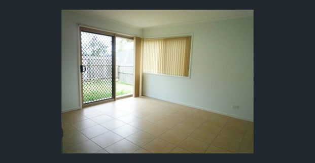 SPACIOUS FAMILY HOME IN QUIET CUL-DE-SAC - Photo 1