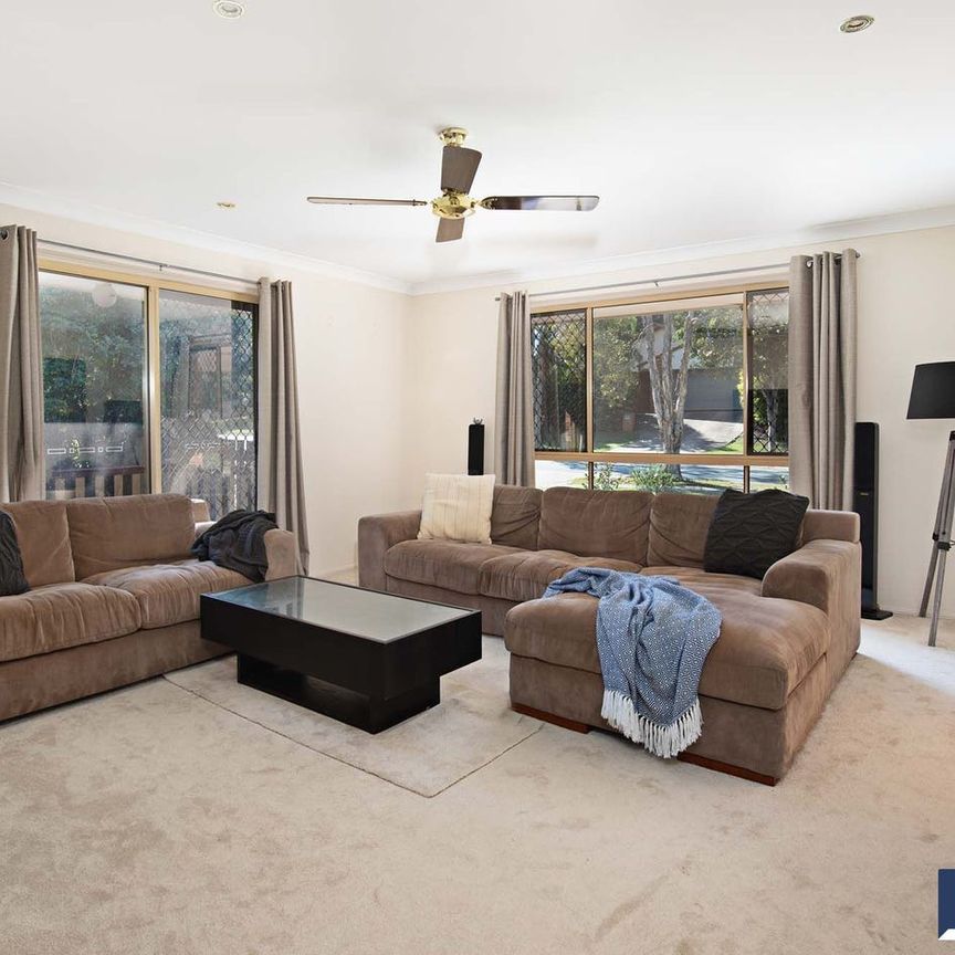 Family Home in Excellent Location - Photo 1