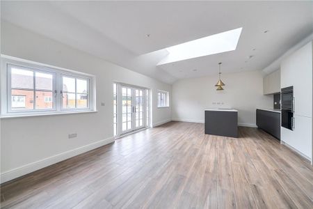 2 bedroom semi-detached house to rent - Photo 4