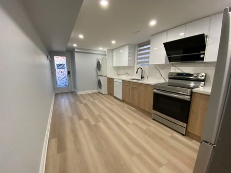 For Lease - 1186 Shadeland Drive Unit# Basement Room, Mississauga, Ontario - Photo 4