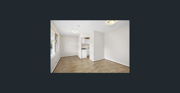 Charming 2 bedroom apartment in central location - Photo 1