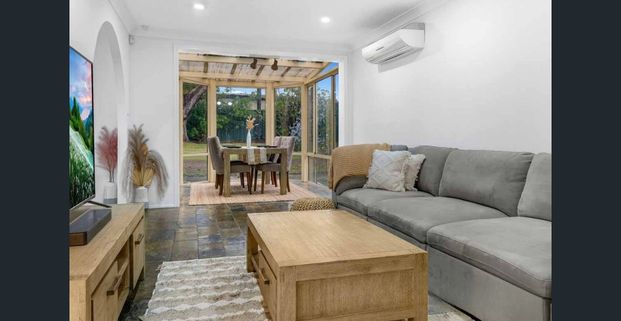 Spacious 3-bedroom family home in quiet Werrington Downs pocket - Photo 1