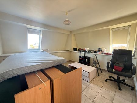 Twee-slaapkamerappartement in Roeselare. - Photo 4