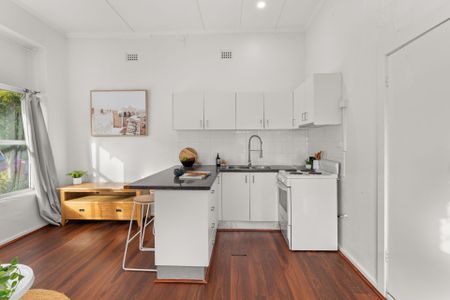 Private one bedroom flat attached to character home. Great location - Photo 2