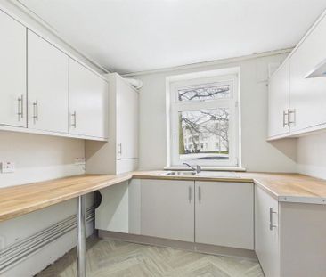 141 Merville Garden Village, Newtownabbey, BT37 9TN - Photo 5