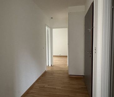 Logement rénové de 3.5 pièces au 1er étage - Photo 5