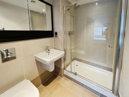 2 bedroom flat to rent - Photo 4