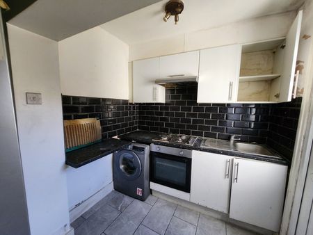 3 Bed Semi-Detached House, Lynton Road, CR0 - Photo 5