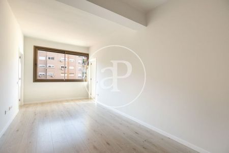 Luxury Flat for rent in Barcelona, Catalonia - Photo 2