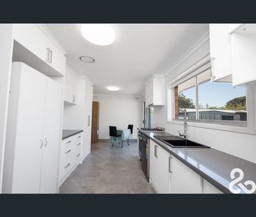 114 Dalton Drive, Thomastown, Vic 3074 - Photo 5