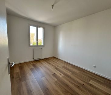 Location Maison 5 pièces 103m² BOISSY SOUS ST YON 91790 - Photo 2