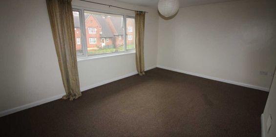 2 bed Flat - Photo 3