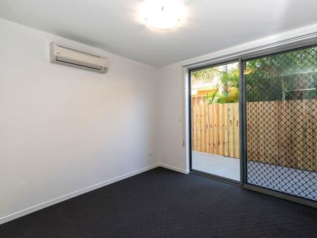 DON'T MISS OUT ON THIS BEAUTIFUL UNIT!! - Photo 2
