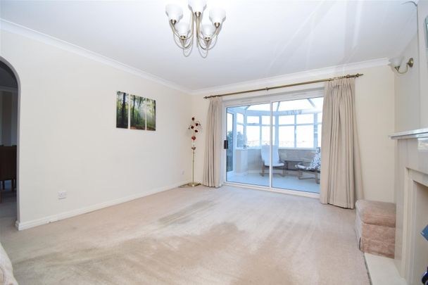 Cliffe Crest, Horbury, Wakefield - Photo 1