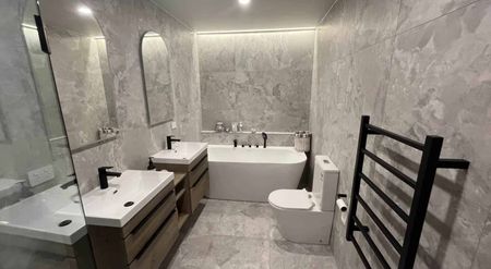 Prime Location: Modern Townhouse Near Sylvia Park! - Photo 5