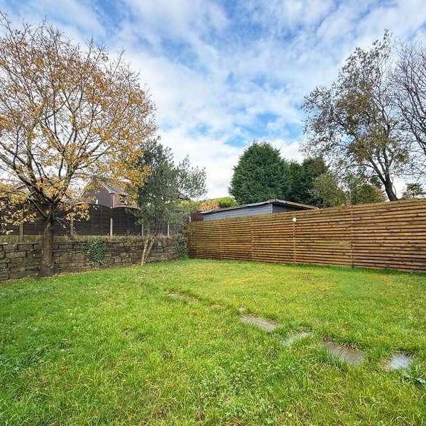 Heywood Avenue, Austerlands, Oldham, OL4 - Photo 1