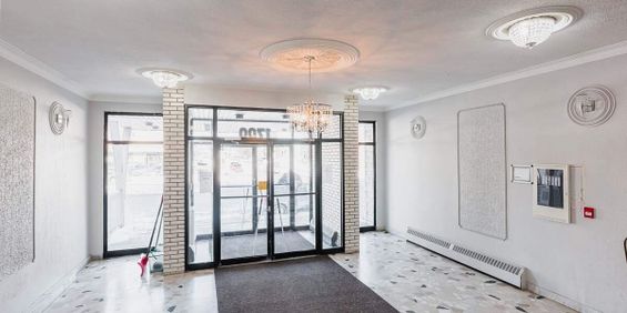 Superbe Appartement 4 1/2 Situé Au Cœur De LaSalle! - Photo 3