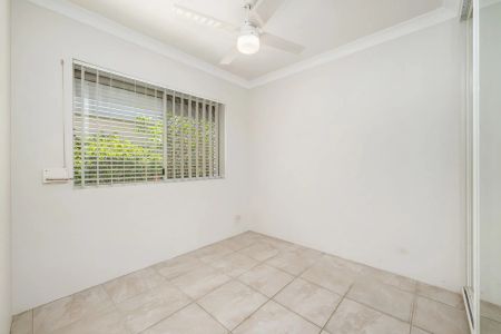 LOW-MAINTENANCE COORPAROO UNIT IN PRIME LOCATION - Photo 4