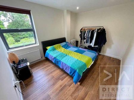 Upper High Street, Epsom, KT17 - Photo 2