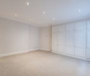 3 bedroom flat to rent - Photo 6