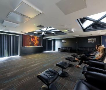 Large Ensuite - Photo 3