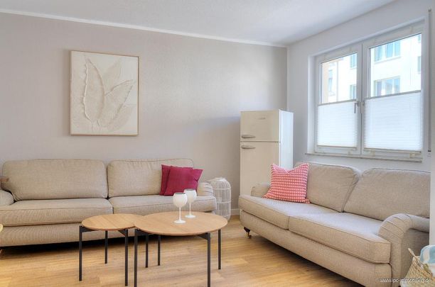 Zuhause auf Zeit - Möbliertes Appartement mit PKW Stellplatz in toller Lage. - Photo 1