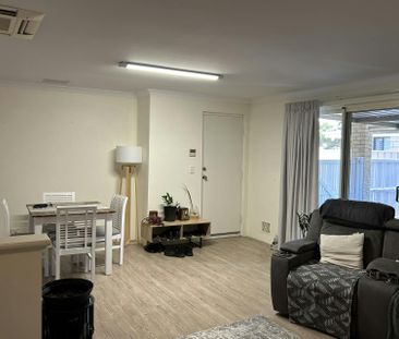 LOW MAINTENANCE 3X2 - Photo 1