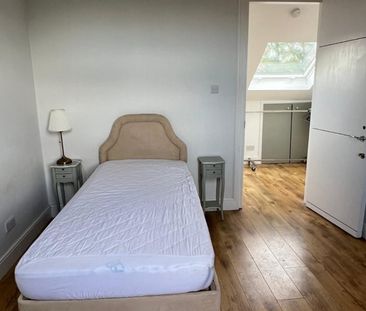 Room in a Shared House, Redford Avenue, SM6 - Photo 1