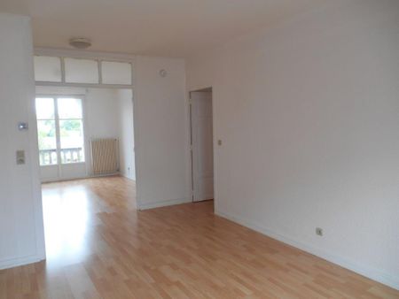 Location Appartement 4 pièces 84m² - Photo 3