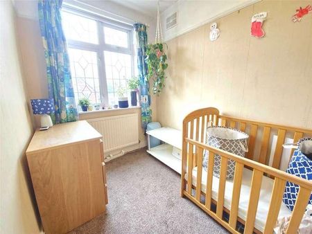 Westland Avenue, Hornchurch, RM11 - Photo 4