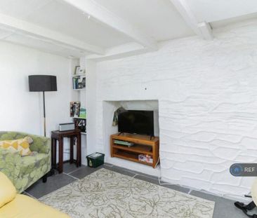 2 bedroom end of terrace house to rent - Photo 4