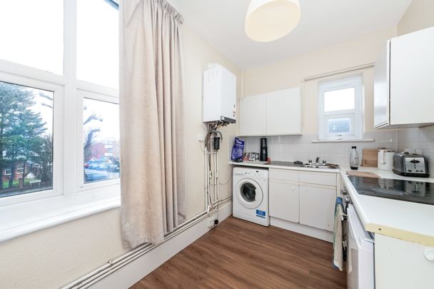 St. Mildreds Road, London, SE12 - Photo 1