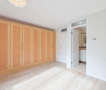 4 bedroom mews to rent - Photo 6