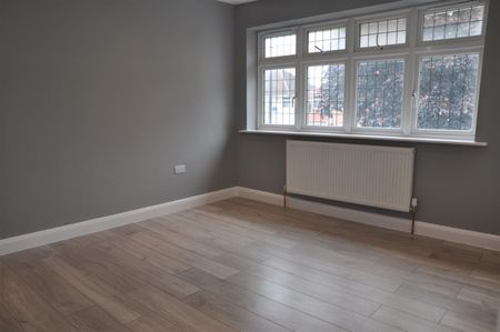 5 bedroom House To Let Total Size: 2200 SQ FT - Photo 2