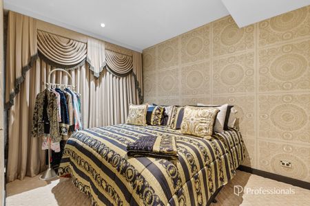 Indulge in Unrivalled Bayside Luxury – A 5-Star Fully Furnished Beachside Sanctuary - Photo 3