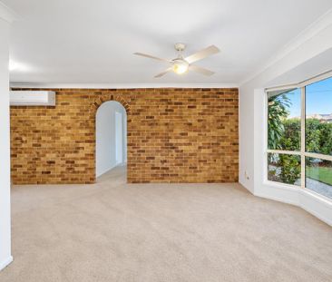 SPACIOUS & FRESHLY UPDATED HOME IN SOUGHT AFTER NORTH RISE ESTATE - Photo 5