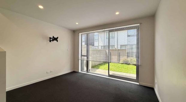 3 Bedroom Townhouse in Petone - Photo 1