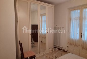 Villa bifamiliare via Padre Ignazio da Carrara, Vittoria Apuana, Forte dei Marmi