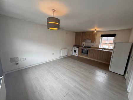 2 Bedroom Flat / Apartment - Tavistock Road, Southampton - Photo 3