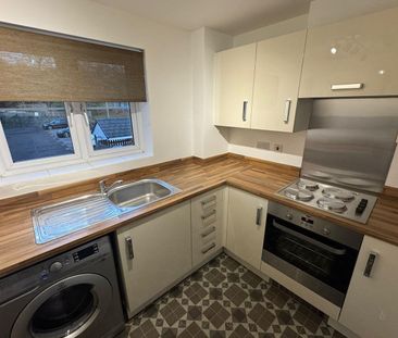 Golden Orchard, Halesowen, West Midlands - Photo 6