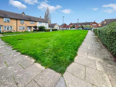 Elizabethan Close, Stanwell, TW19 - Photo 2