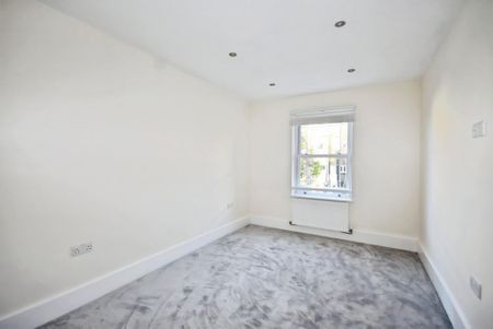 5 bedroom detached house to rent - Photo 3