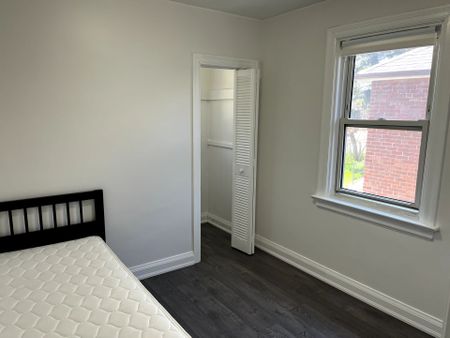 For Lease - 322 Cosburn Avenue, Toronto, Ontario - Photo 3