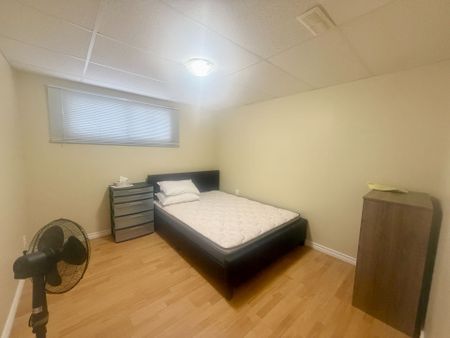 For Lease - 156 Paperbirch Crescent, London North, Ontario - Photo 4