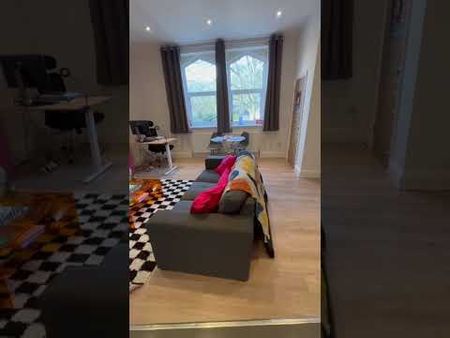 1 Bed Flat, Otley Road, LS16 - Photo 4