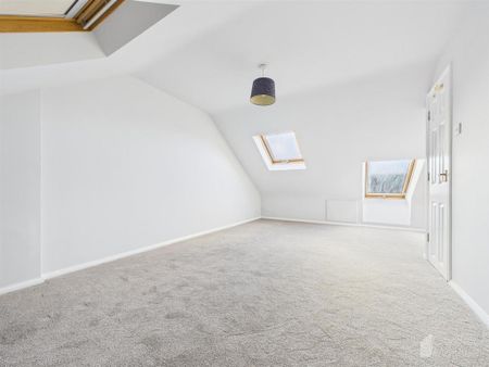 4 bedroom end of terrace house to rent - Photo 5