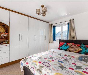 4 bedroom detached house to rent - Photo 4