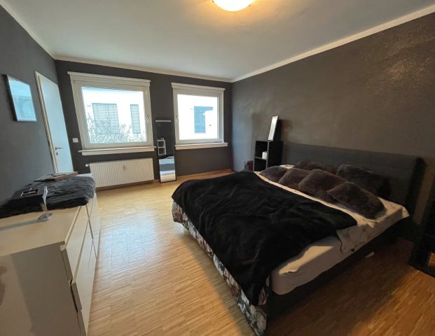 Charmante 2-Zimmer-Wohnung mit Balkon im Zentrum von Siegburg - Photo 1