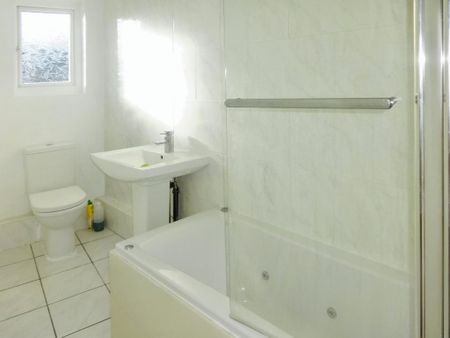 2 bedroom terraced house to rent - Photo 3