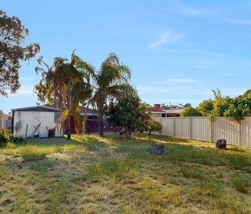 Neat and Sweet - Photo 6